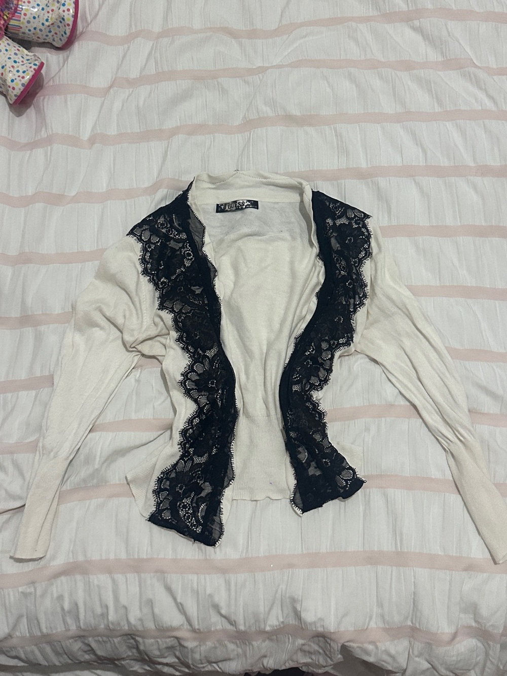 Guess Cream Top with Black Logo Tag